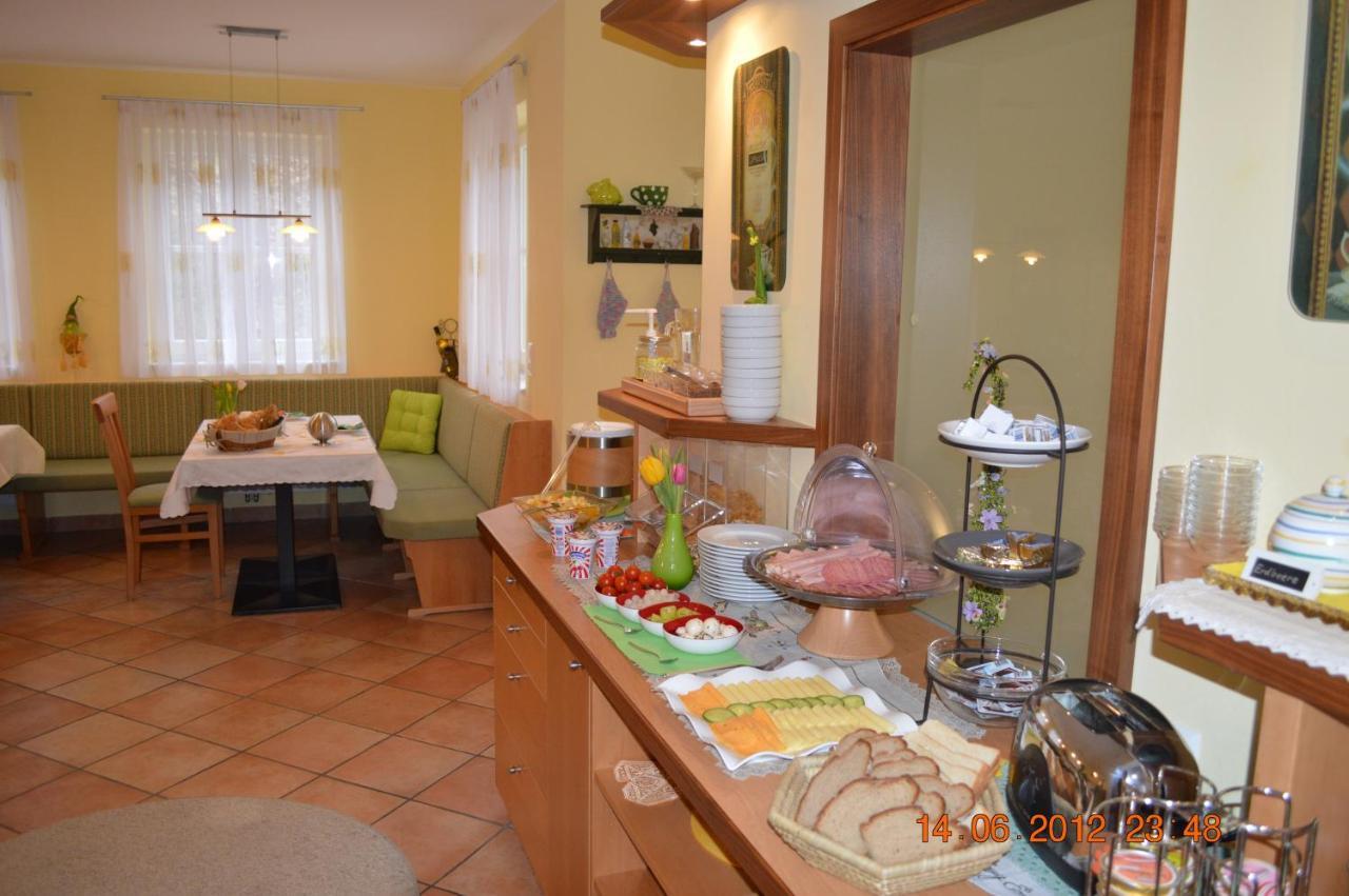 Fruehstueckspension Krump Bad Waltersdorf Exterior foto